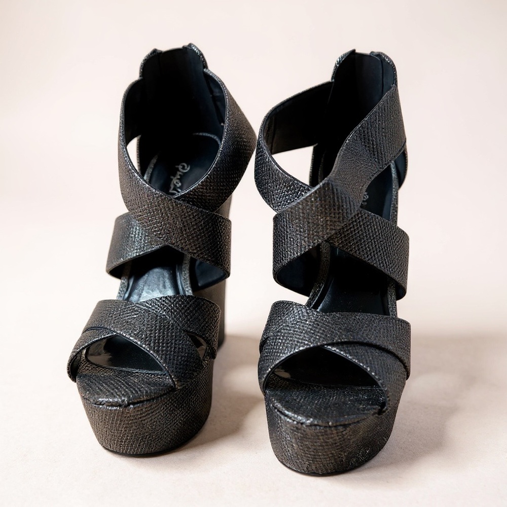 Qupid Black Textured Platform Heels
